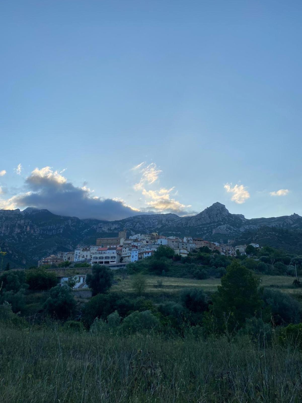 Ca La Cabrera Apartment Alfara de Carles Bagian luar foto
